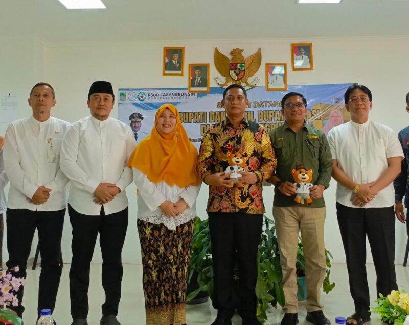 Kunjungan kerja Wakil Bupati Bekasi Asep Surya Atmaja bersama kepala perangkat daerah terkait, saat meninjau persiapan peningkatan kelas RSUD Cabangbungin menuju Kelas C, Selasa (22/4/2025).