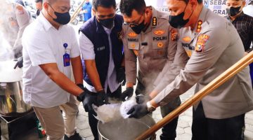 Komitmen Berantas Narkoba, Polda Riau Musnahkan Barang Bukti dari 7 Kasus Besar